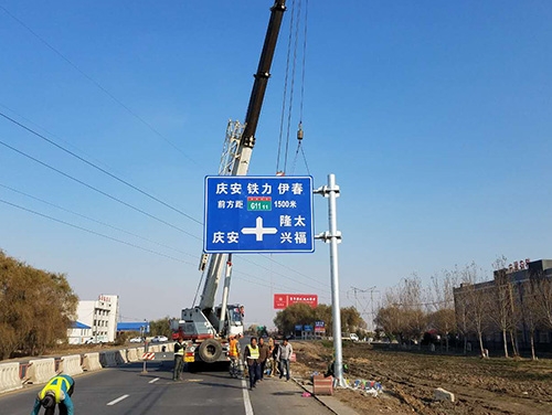桂林桂林道路护栏网网片该如何进行正确的选购呢？